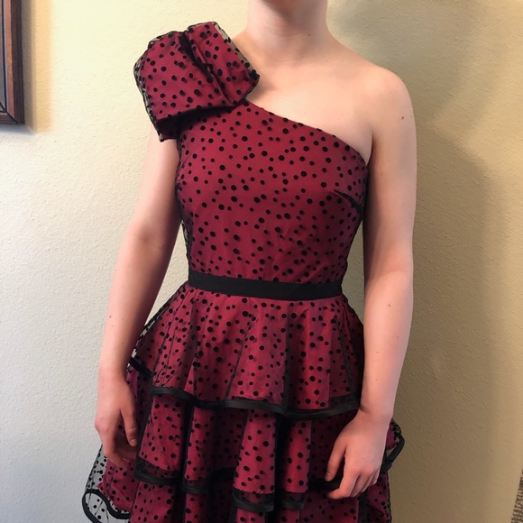 Formal Dress - Picture 2 of 5